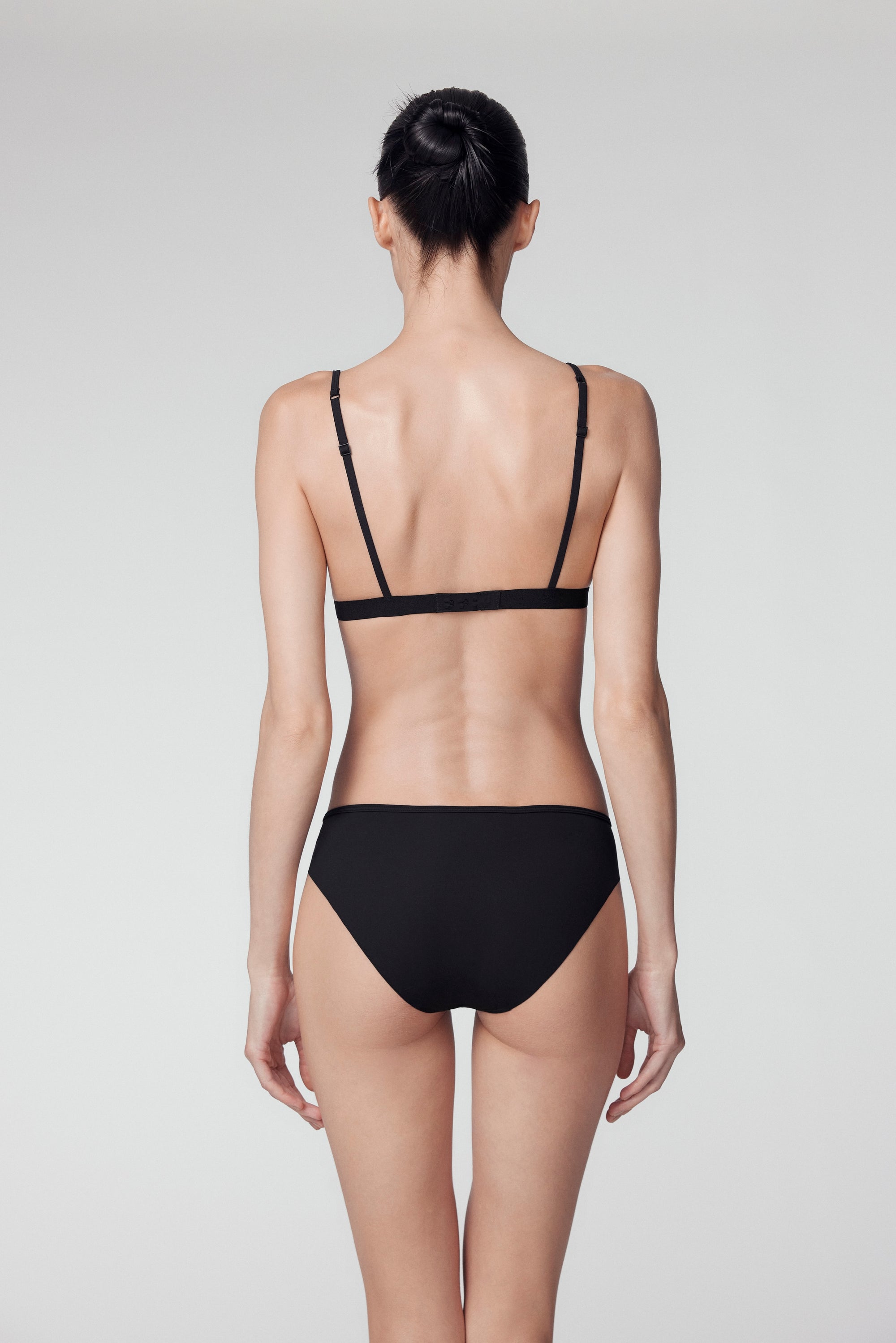 Her Senses Mesh triangle bra in black – Available at PERSEI
