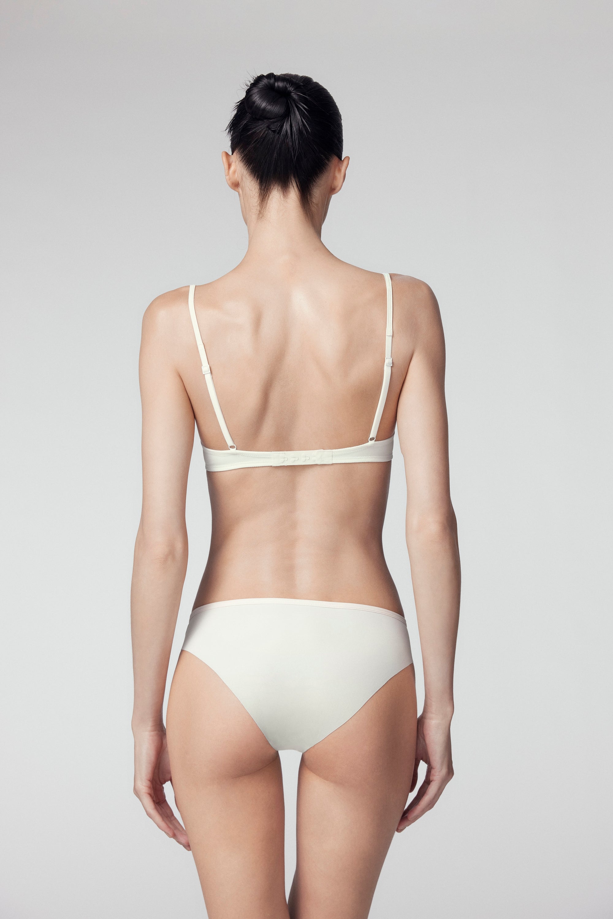 Her Senses Stitching mid-waist briefs in white – Available at PERSEI