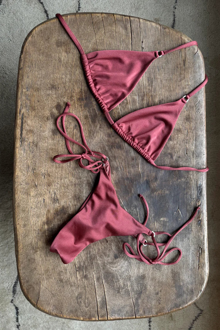 Anane Zahara bikini top in dusty rose – Available at PERSEI