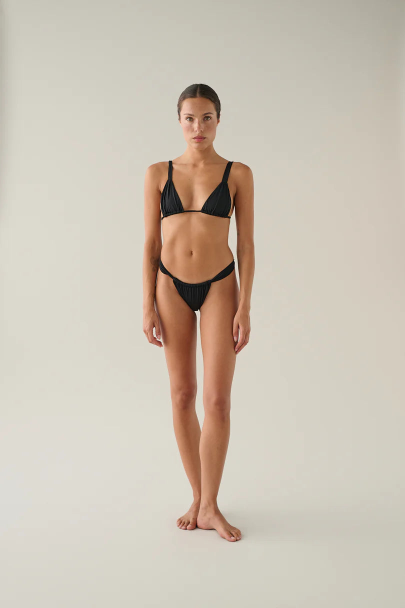 Belamer Alana bra in shimmery black – Available at PERSEI