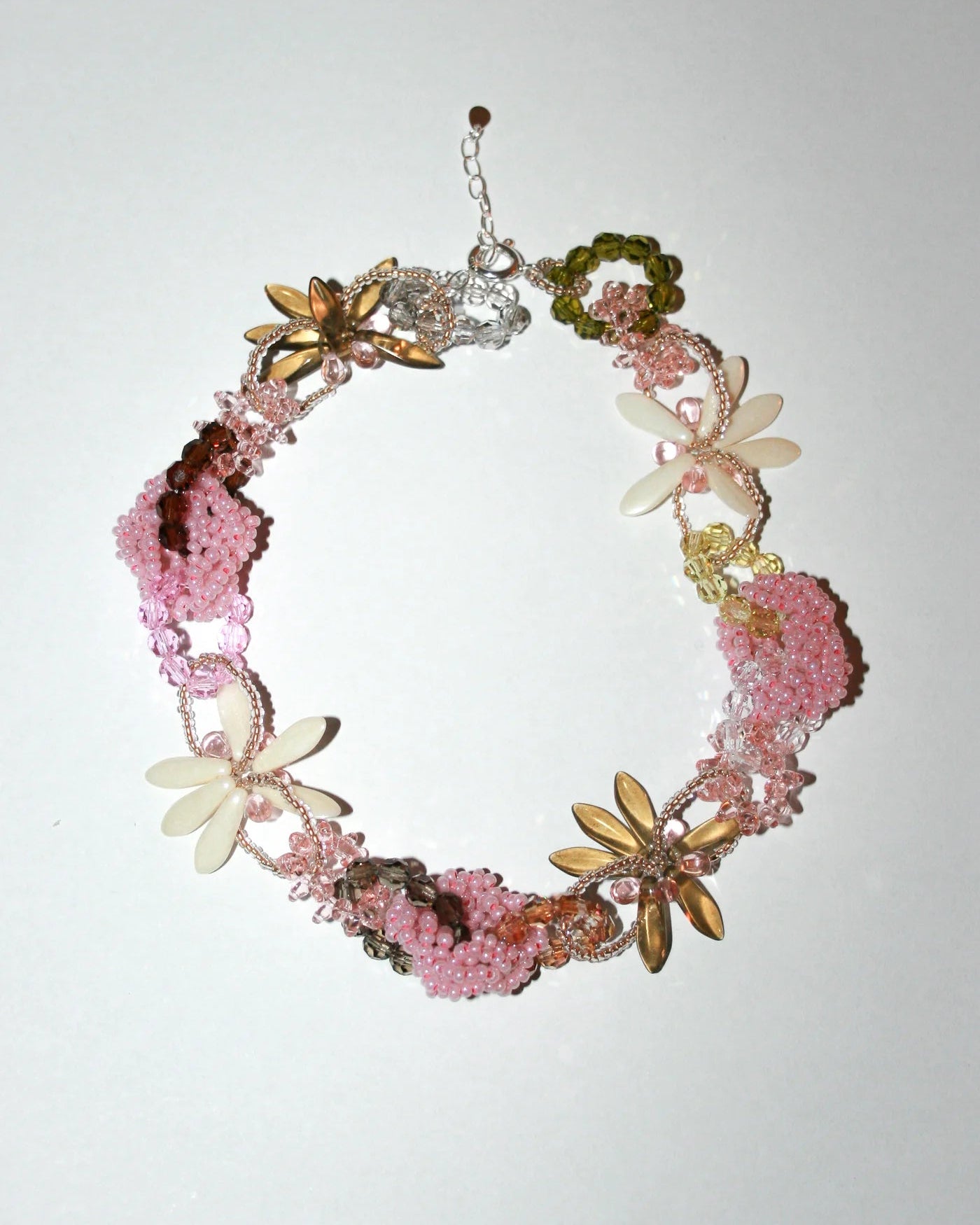 Jacob Dila necklace in pink – Available at PERSEI