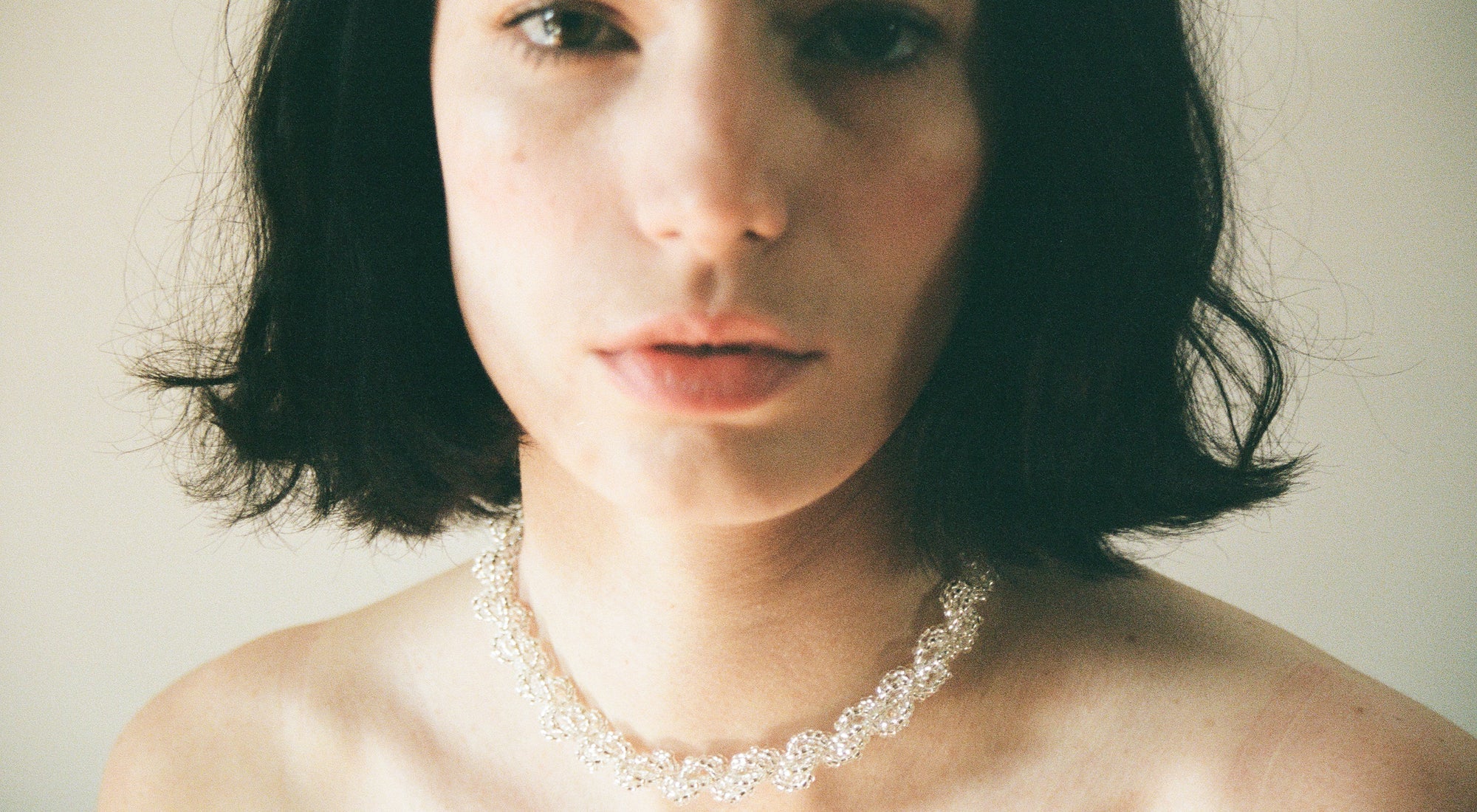 Jacob Nour necklace in cristal – Available at PERSEI