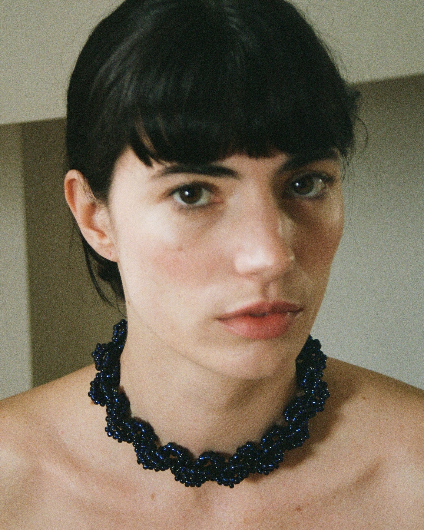 Jacob Nour necklace in navy – Available at PERSEI