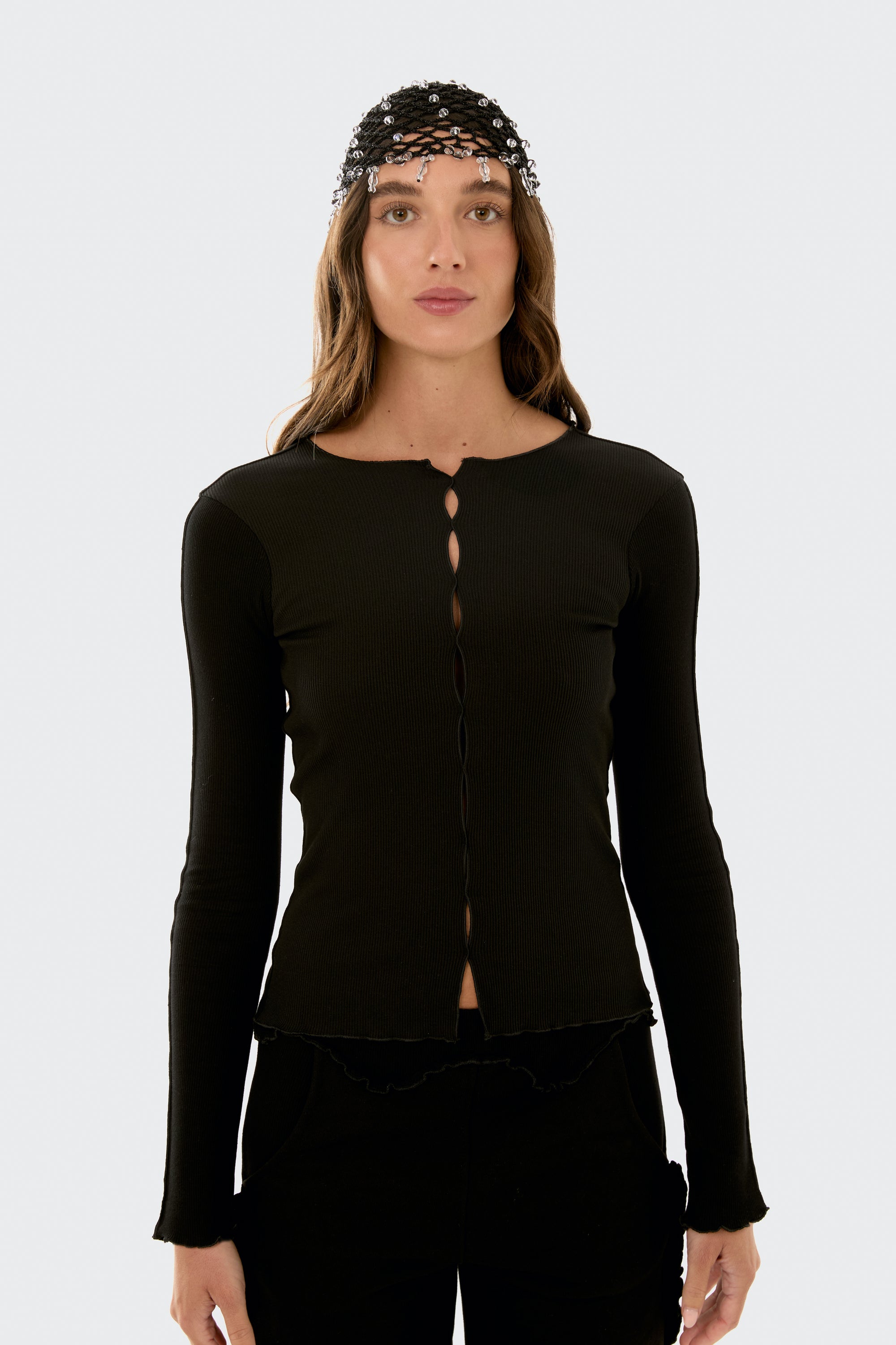 LONDI long-sleeve with draping in black – Available at PERSEI