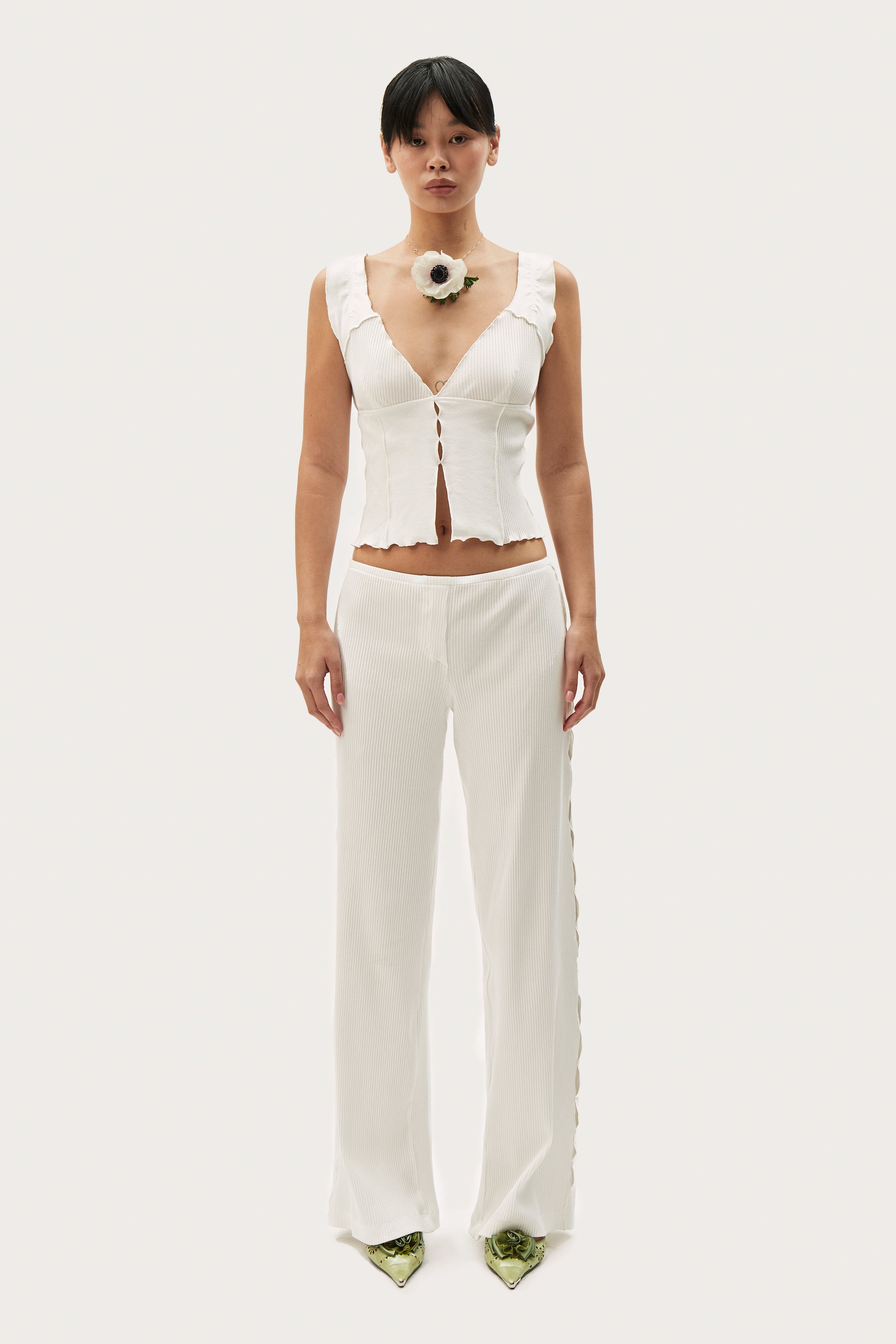 LONDI Short Wavy tank in white – Available at PERSEI