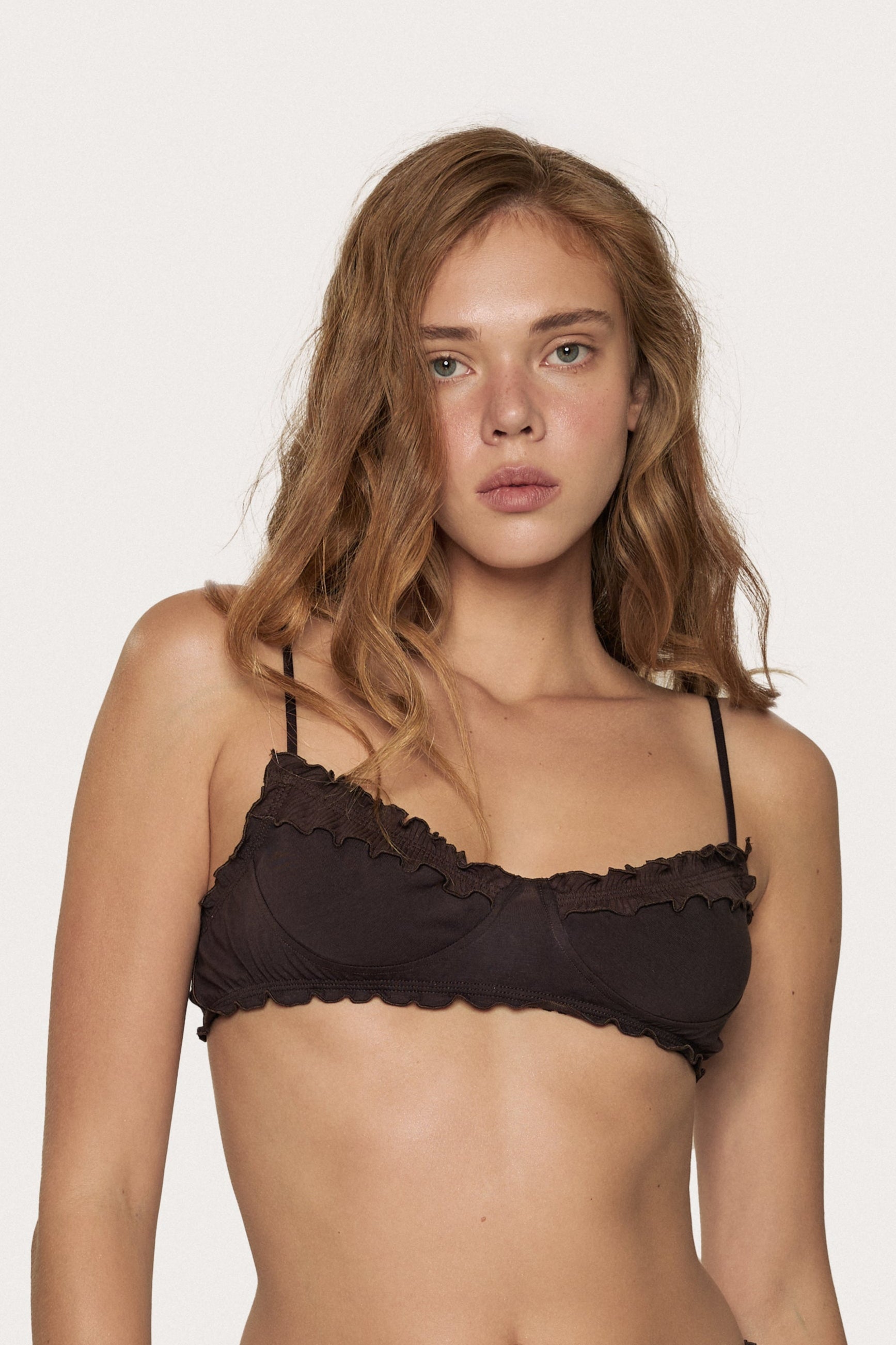 LONDI Wavy bralette in brown – Available at PERSEI