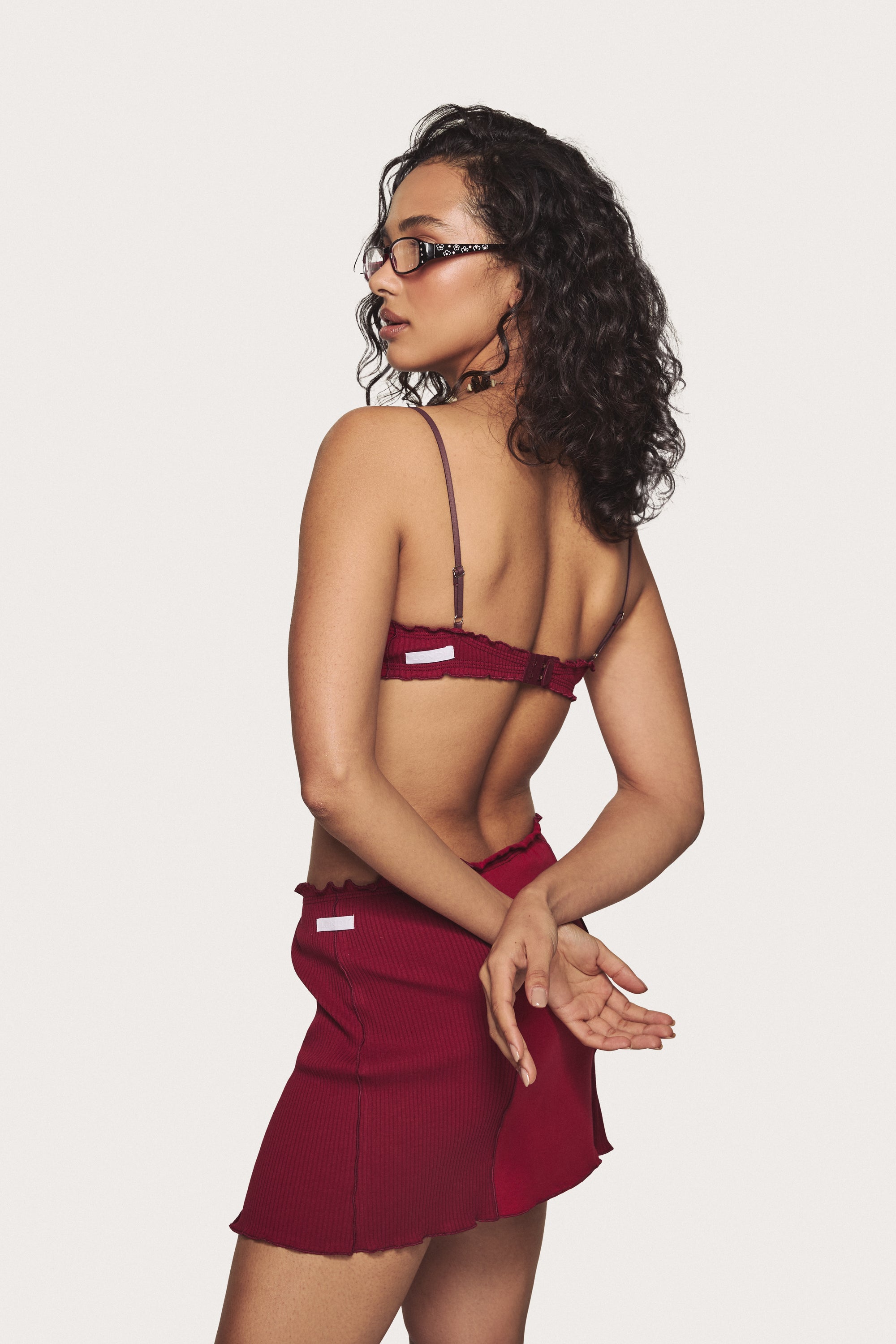 LONDI Wavy bralette in burgundy – Available at PERSEI