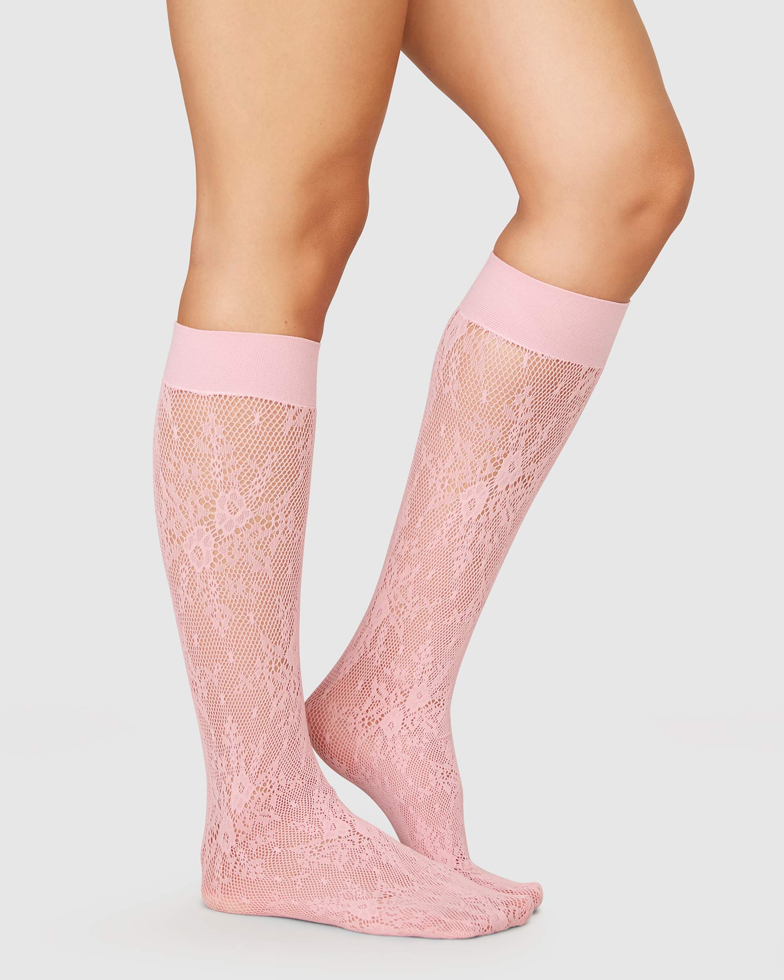 Swedish Stockings Rosa Lace knee-highs in dusty pink – Available at PERSEI